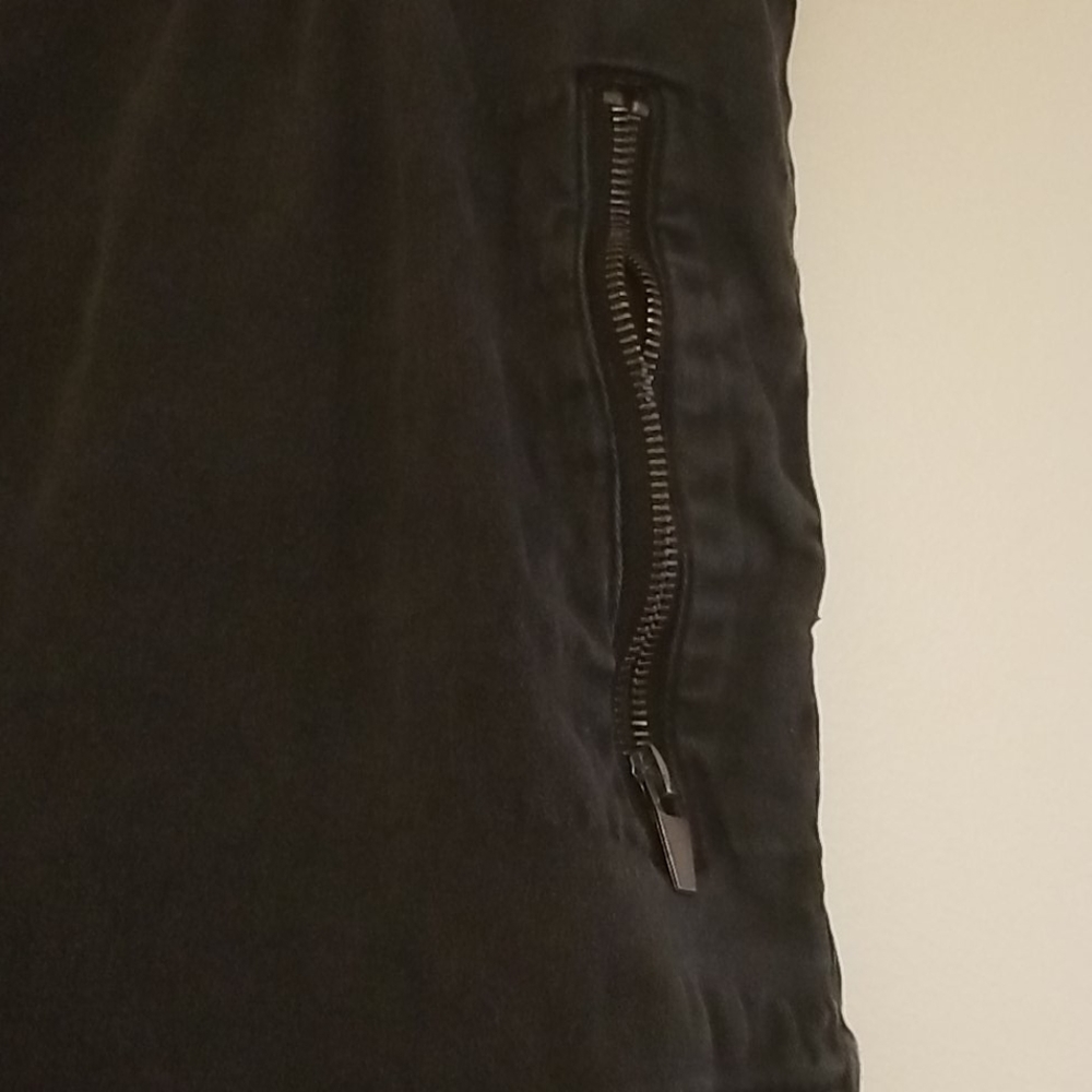 Akademiks Joggers - Picture 5 of 8